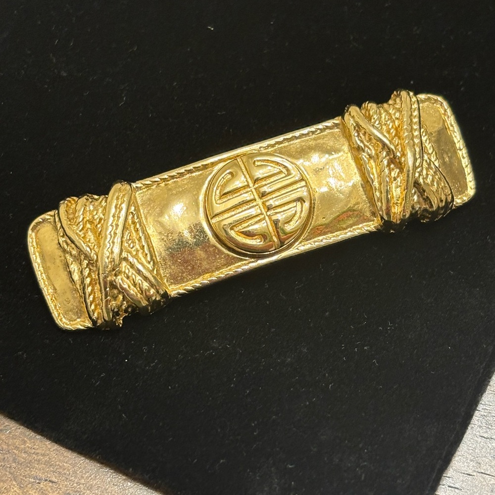 Givenchy Gold-Tone Vintage Logo Brooch - Picture 2 of 5